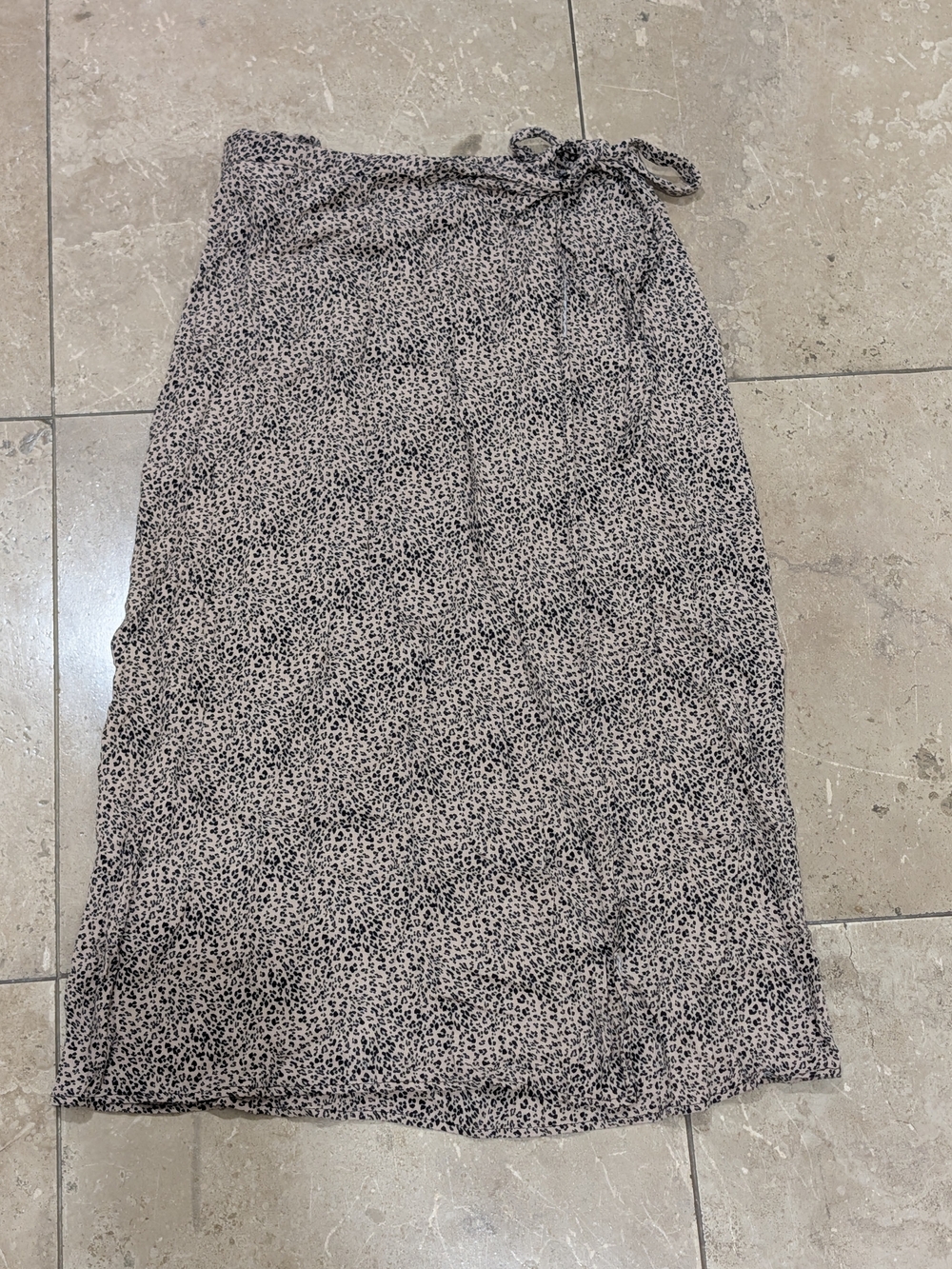 Urban Romantics 100% Rayon Wrap Midi Skirt - Beige & Black Animal Print medium